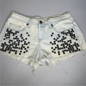 BLANK NYC SQUARE STUDDED CUT OFF SHORTS SZ 26